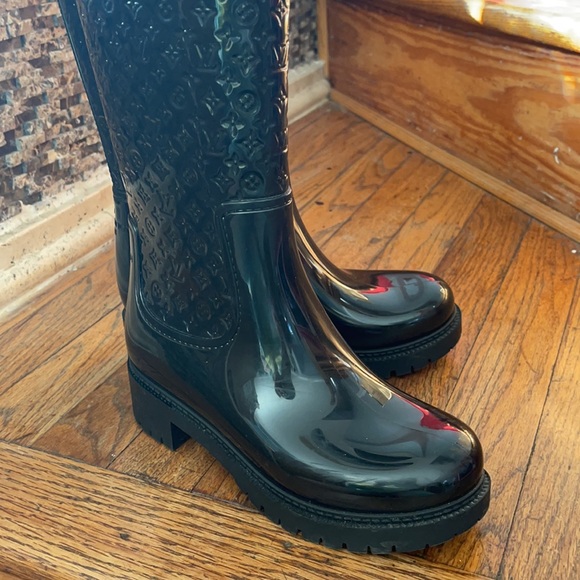 Louis Vuitton Rubber Monogram rain boots - Picture 5 of 8